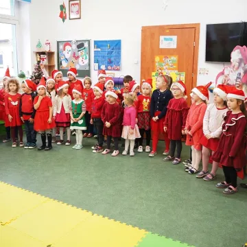 Odblaski od Świętego Mikołaja i policjantów