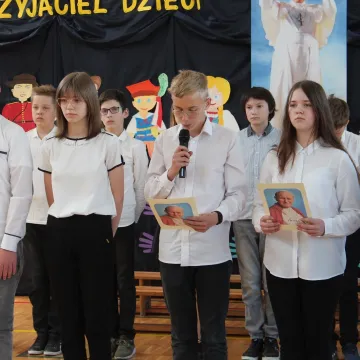 Dzień Patrona w PSP nr 8 w Radomsku