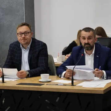 Ostatnia w tej kadencji sesja Rady Miejskiej w Radomsku. Została zwołana w trybie nadzwyczajnym