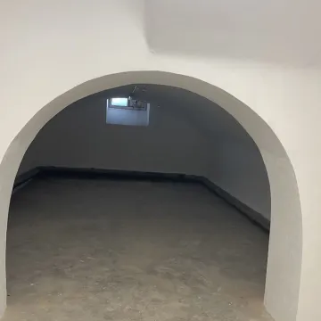 Trwa remont biblioteki w Radomsku. Zmienia się wnętrze i elewacja budynku