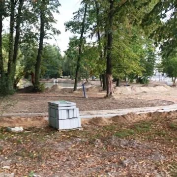 Trwa rewaloryzacja parku Świętojańskiego