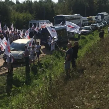 Pikieta przed siedzibą JYSK w obronie pracownika