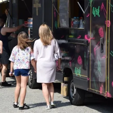 Food trucki opanowały plac 3 Maja