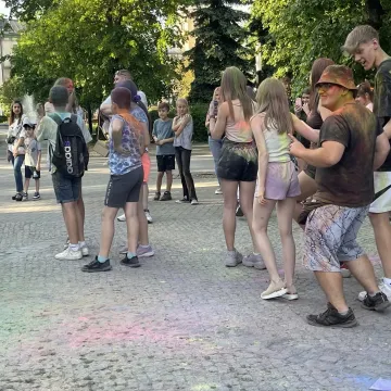 Magia kolorów, czyli Holi Day 2024 w Radomsku
