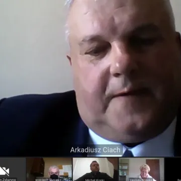 Na powiatowej sesji o budżecie, strategii i planie zagospodarowania