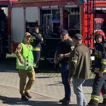 Ewakuacja ZSP 1 w Radomsku. Był pożar, strzały i osoby ranne