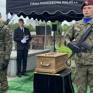 Ekshumowany Jan Kowalski spoczął na Cmentarzu Starym w Radomsku