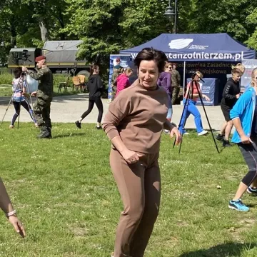 Żołnierze uczą w Radomsku kobiety podstaw samoobrony