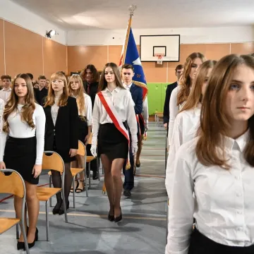 Pierwszoklasiści z II LO w Radomsku złożyli ślubowanie