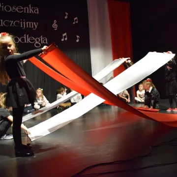 Piosenką uczcili Niepodległą