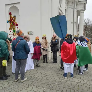Orszak Trzech Króli w Radomsku: radość i kolędy