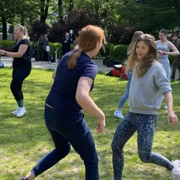 Żołnierze uczą w Radomsku kobiety podstaw samoobrony