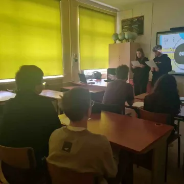 Dzień Edukacji Prawnej. Lekcja o prawie w praktyce w ZS-P w Dobryszycach