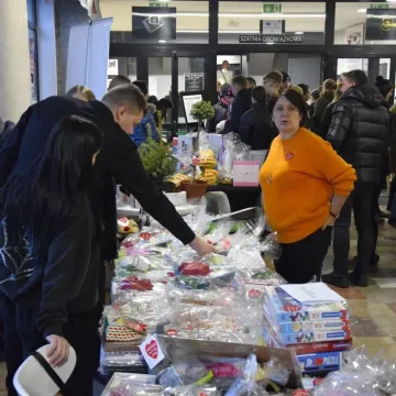 Finałowe granie WOŚP 2026 w Miejskim Domu Kultury w Radomsku