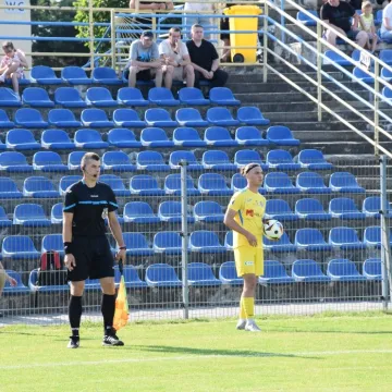 RKS Radomsko remisuje w końcówce meczu z Ceramiką  Opoczno