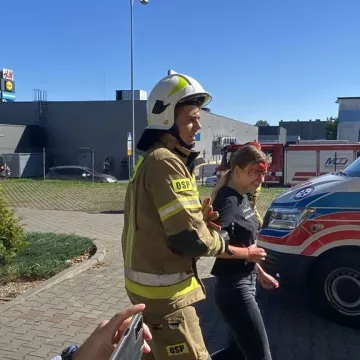 Ewakuacja ZSP 1 w Radomsku. Był pożar, strzały i osoby ranne