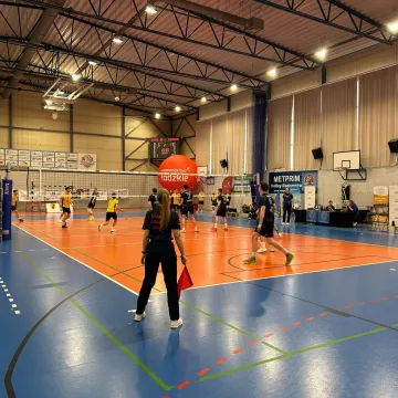 Zacięta walka w Radomsku. METPRIM Volley pokonuje Resursę Łódź po tie-breaku