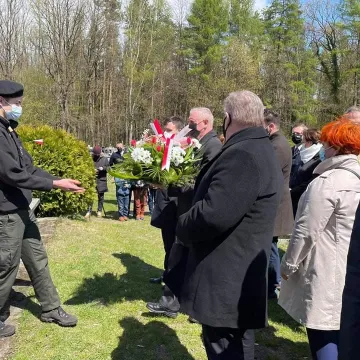 W Bąkowej Górze oddano hołd zamordowanym Żołnierzom Wyklętym