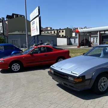 Auto - Moto Weteran 6.  W Radomsku zaparkowały motoryzacyjne legendy