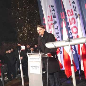 [WIDEO] Tak dla prostych podatków. Nie dla imigracji. Sławomir Mentzen pojawił się w Radomsku