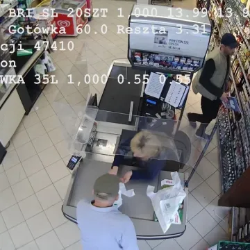 Rozpoznajesz te osoby? To sprawcy kradzieży sklepowej