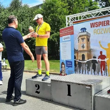 Ponad setka biegaczy stanęła na starcie biegu ulicznego w Radomsku