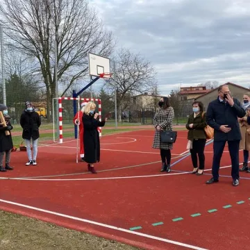 Przy PSP3 w Radomsku powstał kompleks lekkoatletyczny