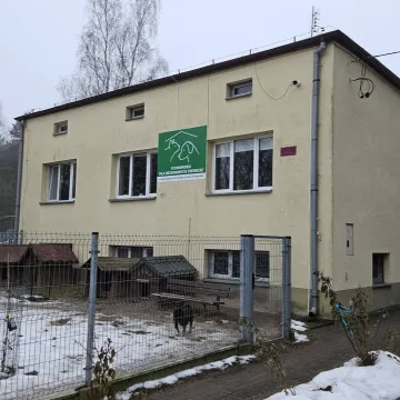 Radni KO skontrolowali schronisko w Radomsku. „To ludzie z misją”