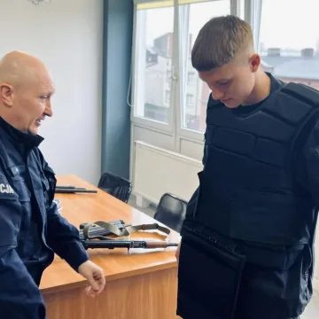 Uczniowie „mechanika” z wizytą w KPP w Radomsku