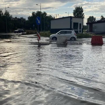 Ul. Żeromskiego w Radomsku znów pod wodą
