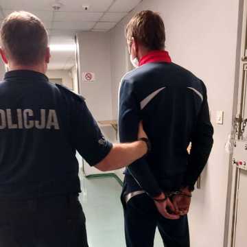 Obywatel Mołdawii próbował ukraść torebkę 78-letniej mieszkance Radomska. Kobieta się nie poddała