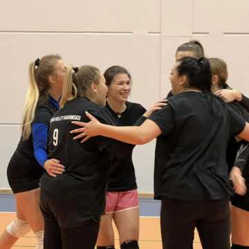 Inauguracyjne spotkania ligi siatkówki kobiet w Radomsku
