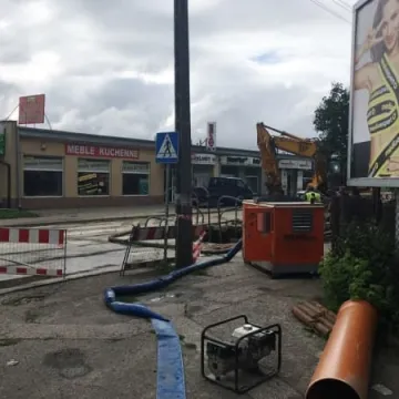 Dziura na ul. Krasickiego w naprawie