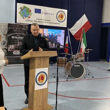 Certyfikaty wręczone, krakowiak zatańczony. Projekt Erasmus w 2 LO podsumowany