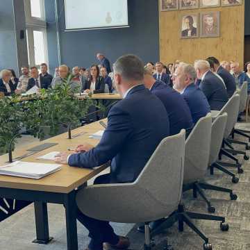 I sesja Rady Miejskiej w Radomsku Kadencji 2024-2029. Rafał Dębski Przewodniczącym Rady Miejskiej