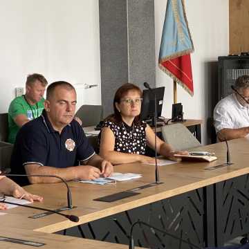 Mieszkańcy powiatu radomszczańskiego oszukują w sprawie Covid-19 i kupują certyfikaty