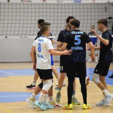 METPRIM Volley Radomsko kończy rok zwycięstwem nad Czarnymi Rząśnia