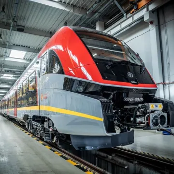 Flota ŁKA rośnie. To pierwszy z 14 nowych pociągów