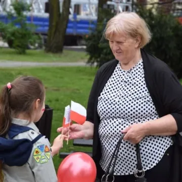 Dzień Flagi z harcerzami