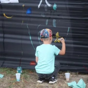 Warsztaty plastyczne „Mania malowania” w plenerze