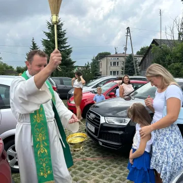 Poświęcenie pojazdów w parafii św. Klemensa w Lgocie Wielkiej