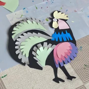 Ozdabiać każdy może. Dzieci tworzyły opoczyńskie koguciki