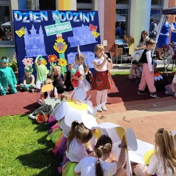 Rodzinny piknik z okazji Dnia Dziecka w przedszkolu nr 9