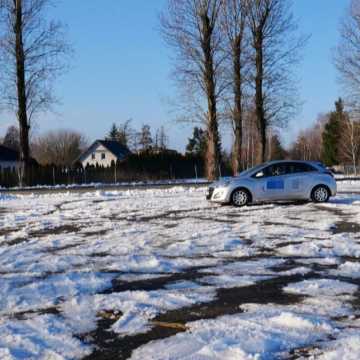 Pierwsza zima za kierownicą. Edukacyjna akcja policji w Radomsku