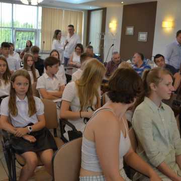 W starostwie w Radomsku podsumowano współzawodnictwo sportowe szkół