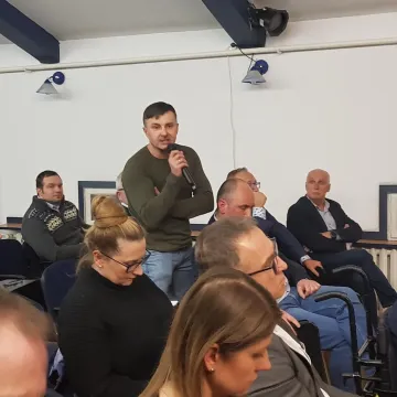 W Radomsku debatowano nad przyszłością starego basenu