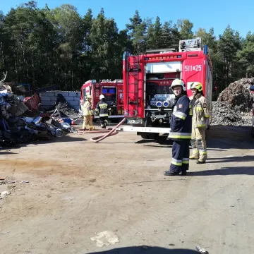 Pożar rozdrabniarki na złomowisku