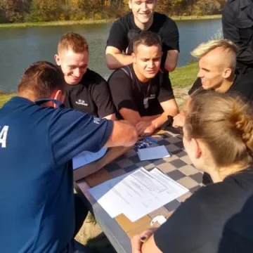 Manewry klas mundurowych z radomszczańską Policją