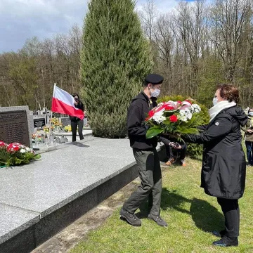W Bąkowej Górze oddano hołd zamordowanym Żołnierzom Wyklętym