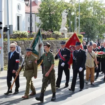Odsłonięcie tablicy poświęconej żołnierzom KWP